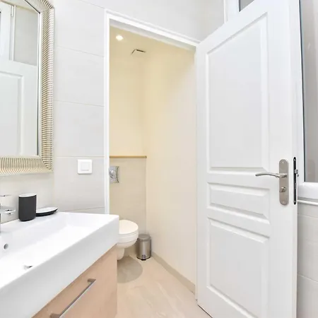 Rare Golden Triangle Amazing 1br With Terrace Office - Bail Mobilite Lejlighed