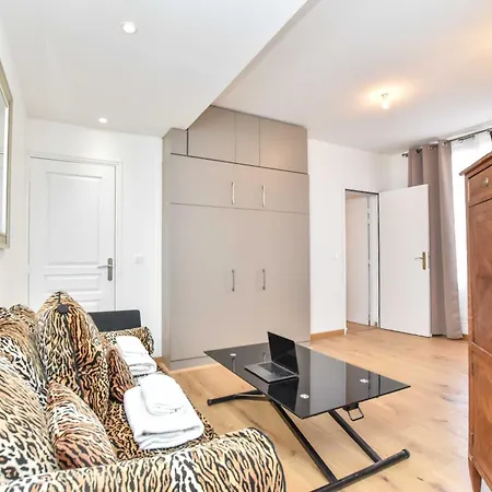Rare Golden Triangle Amazing 1br With Terrace Office - Bail Mobilite * 파리
