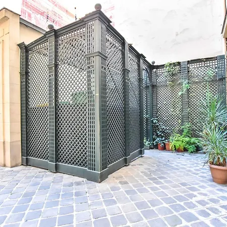 Rare Golden Triangle Amazing 1br With Terrace Office - Bail Mobilite Apartmán *